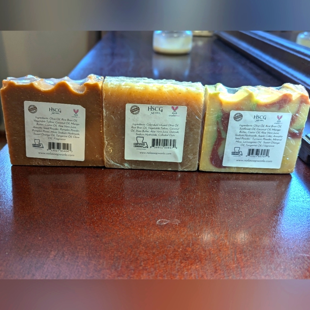 Handcrafted soap bar bundle - Picture 2 of 8